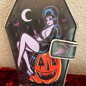 Elvira Gothic Coffin-Shaped Wallet Kreepsville